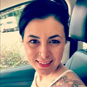 Meet your Posher, Lauren